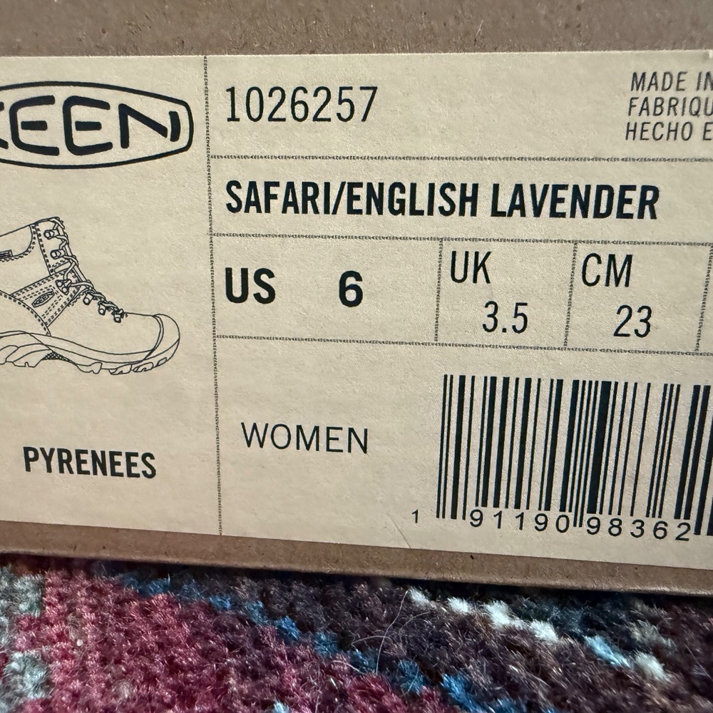 KEEN "Pyrenees" Never Worn NWT Hiking Boots - Picture 10 of 10